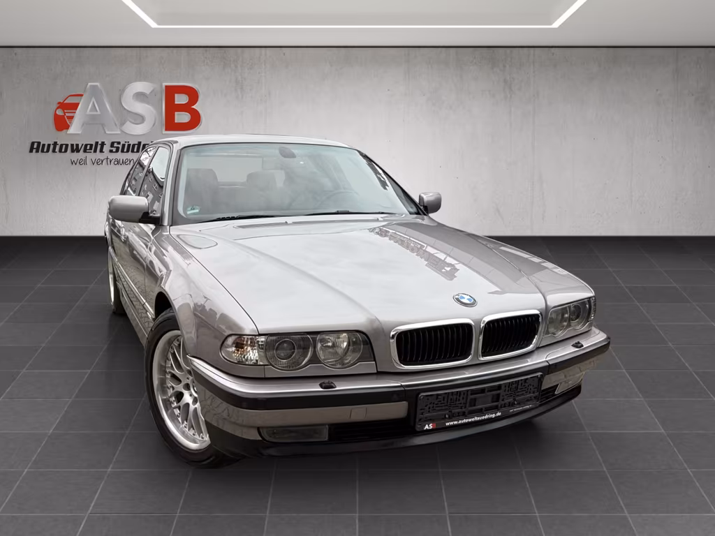 BMW 740
