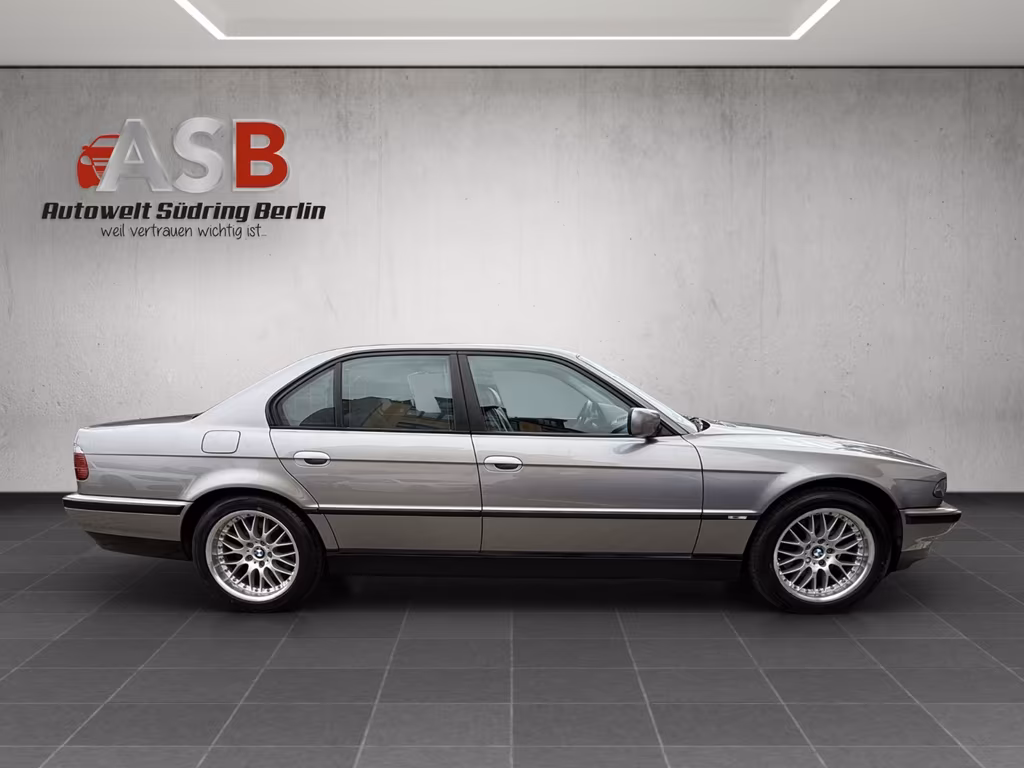 BMW 740
