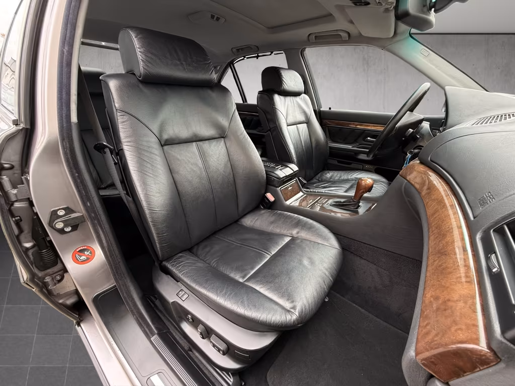 BMW 740