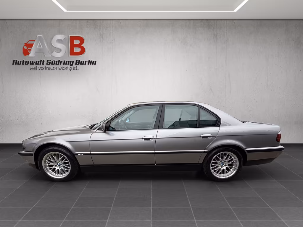 BMW 740