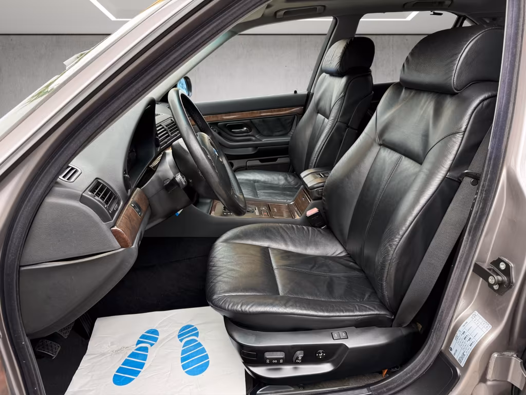 BMW 740