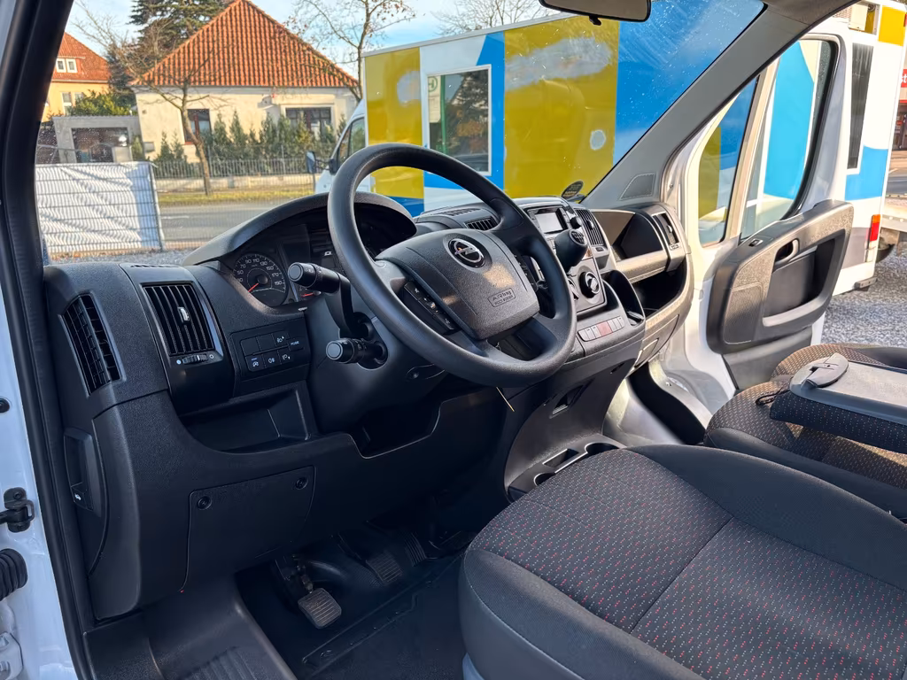 Opel Movano