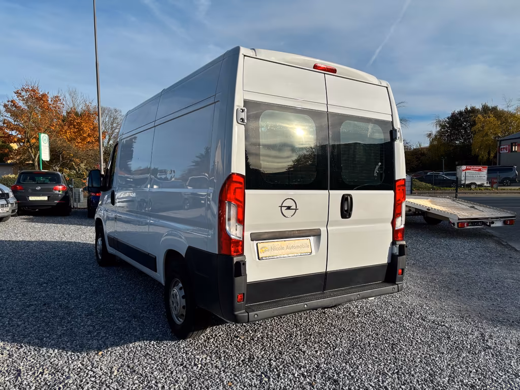 Opel Movano
