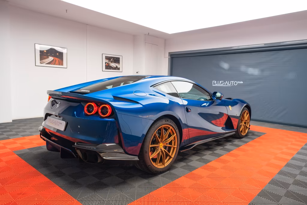 Ferrari 812