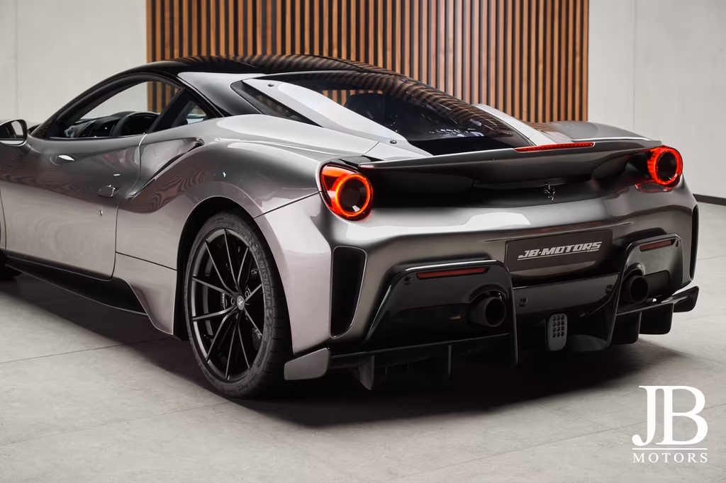 Ferrari 488 Pista