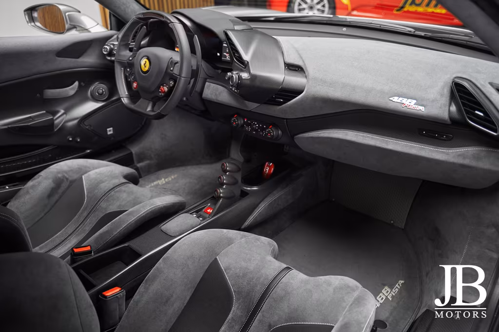 Ferrari 488 Pista