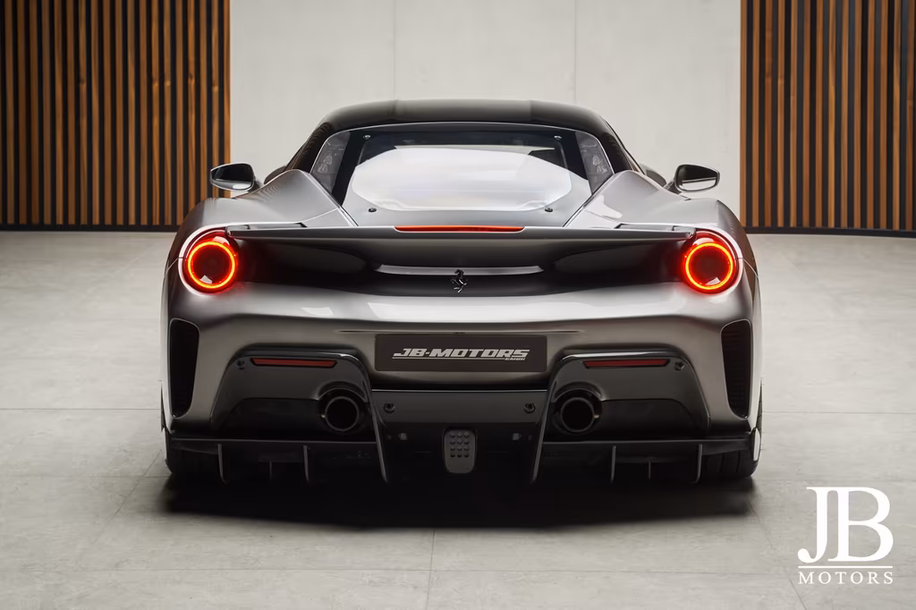 Ferrari 488 Pista
