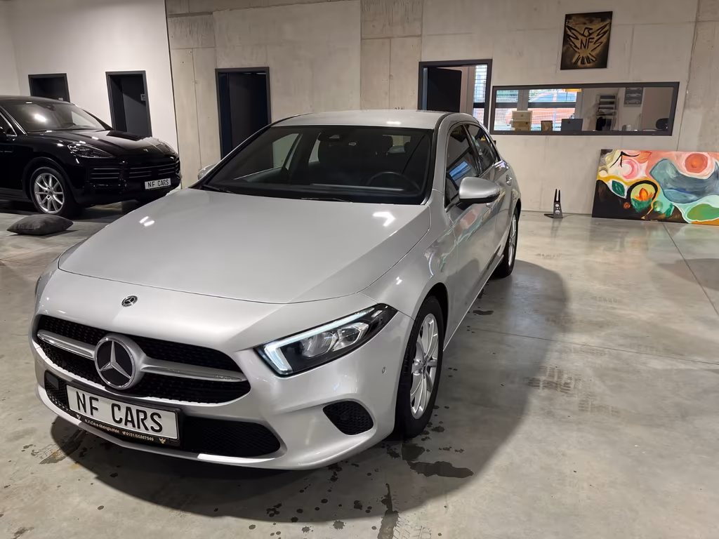 Mercedes-Benz A 220