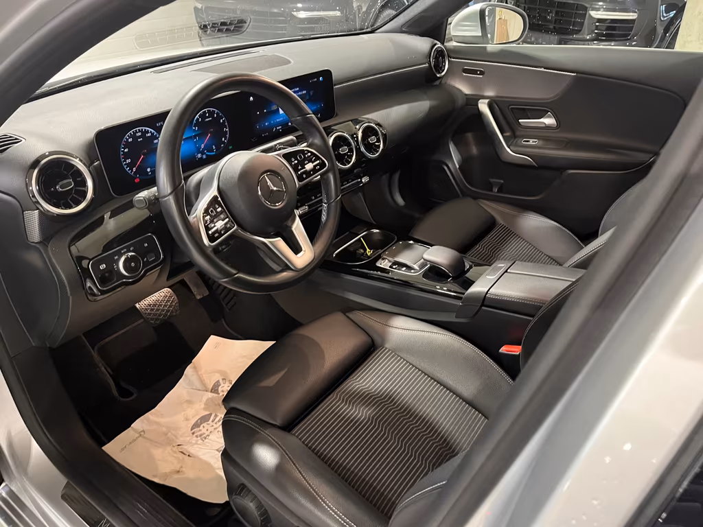 Mercedes-Benz A 220