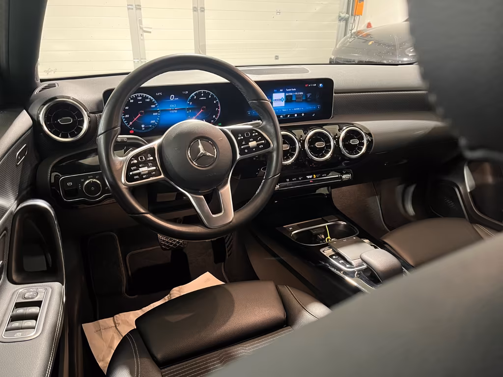 Mercedes-Benz A 220