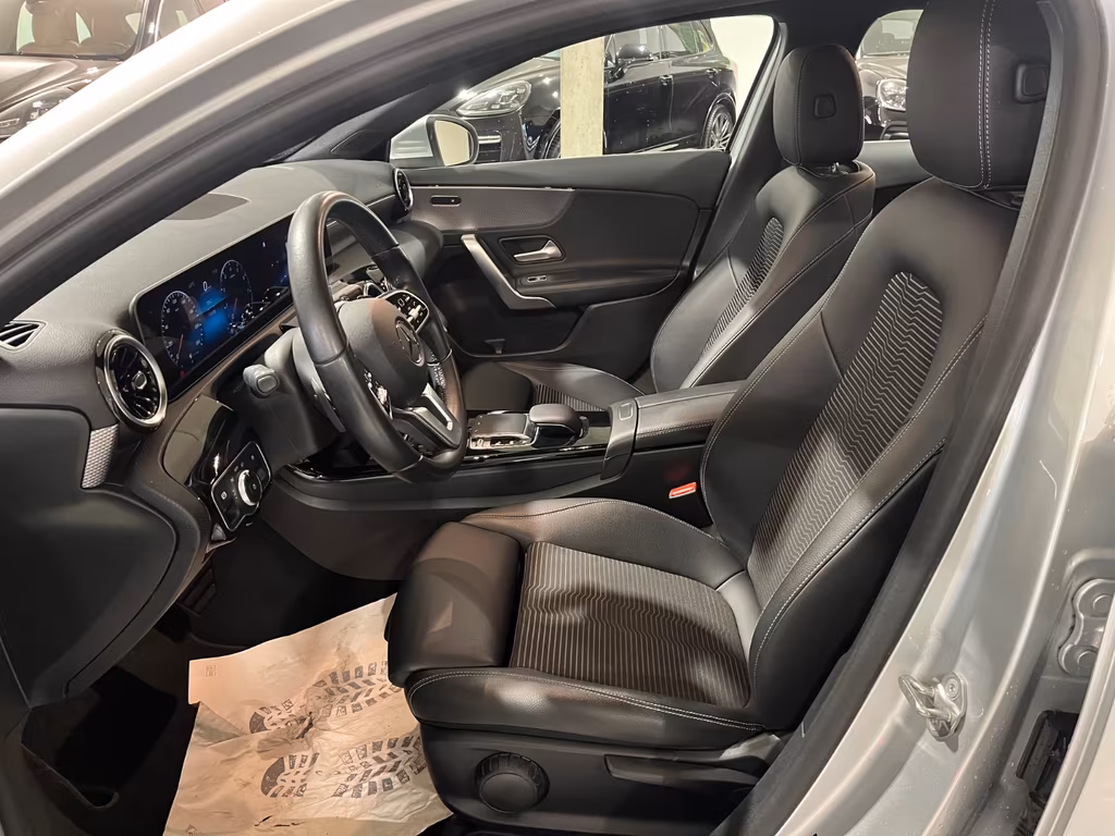 Mercedes-Benz A 220