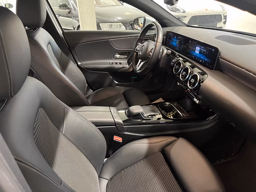 Mercedes-Benz A 220