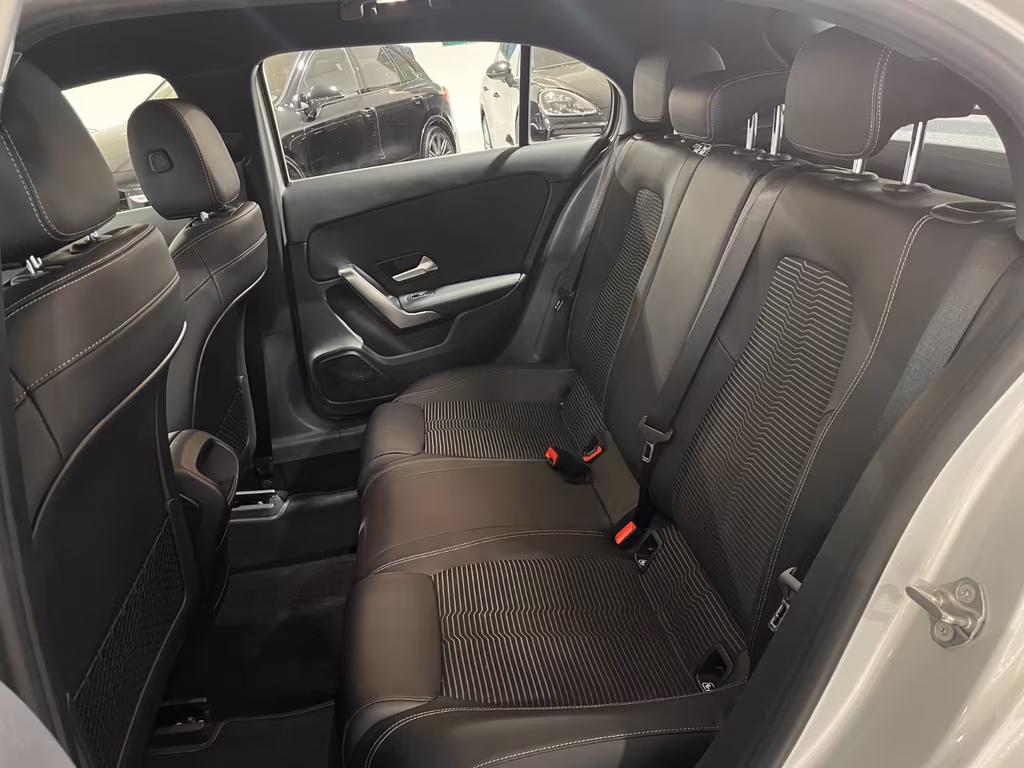 Mercedes-Benz A 220