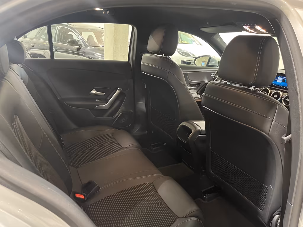Mercedes-Benz A 220