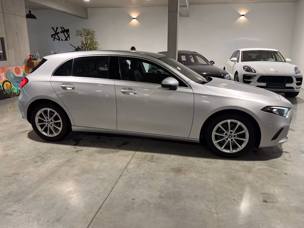 Mercedes-Benz A 220