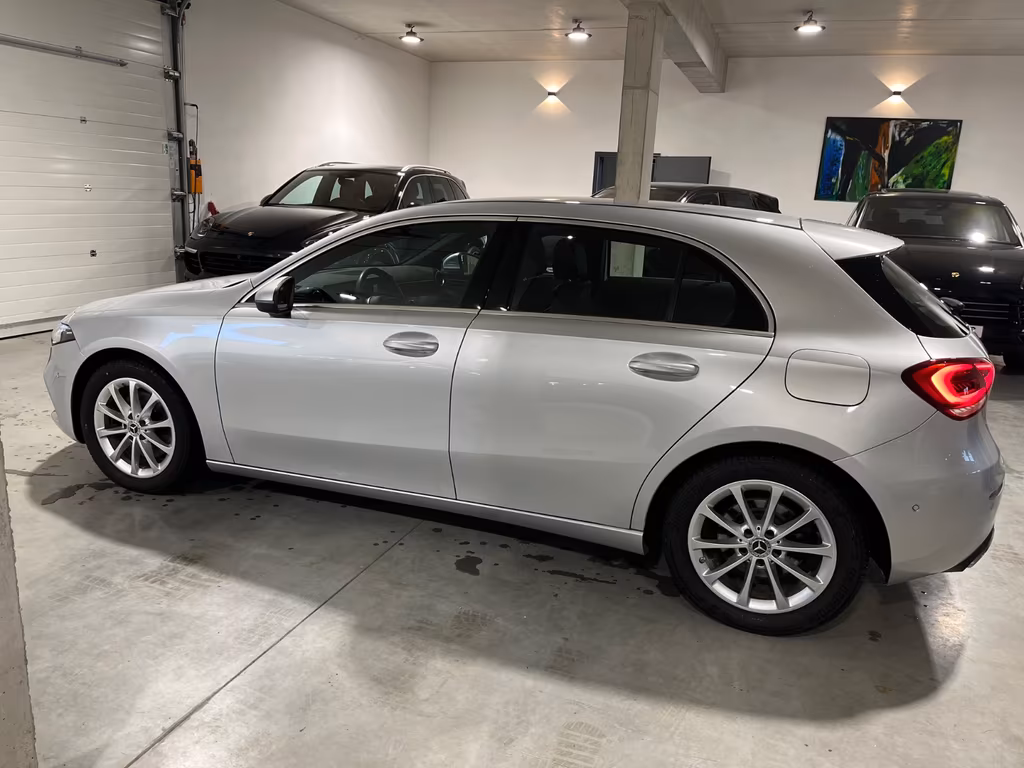 Mercedes-Benz A 220