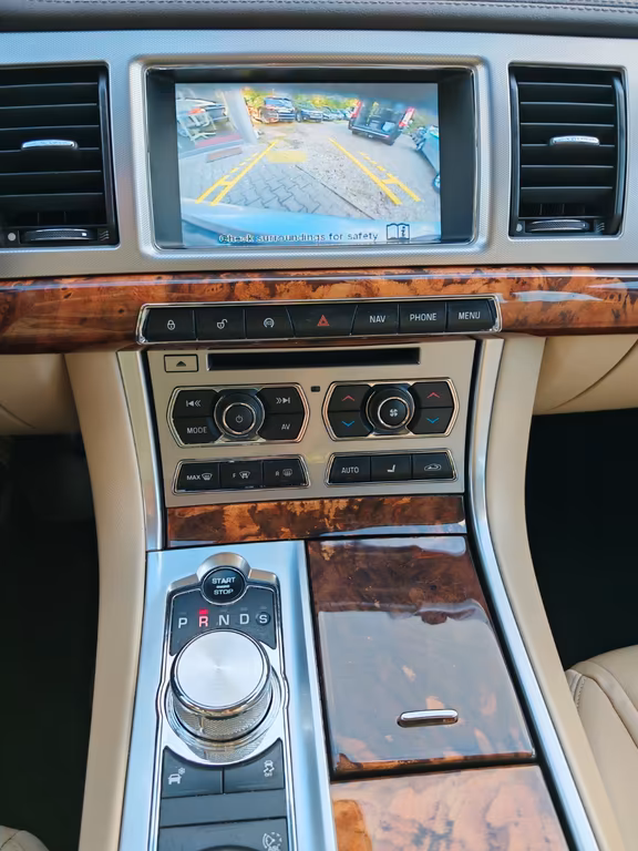 Jaguar XF