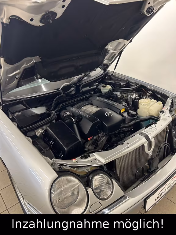 Mercedes-Benz E 240