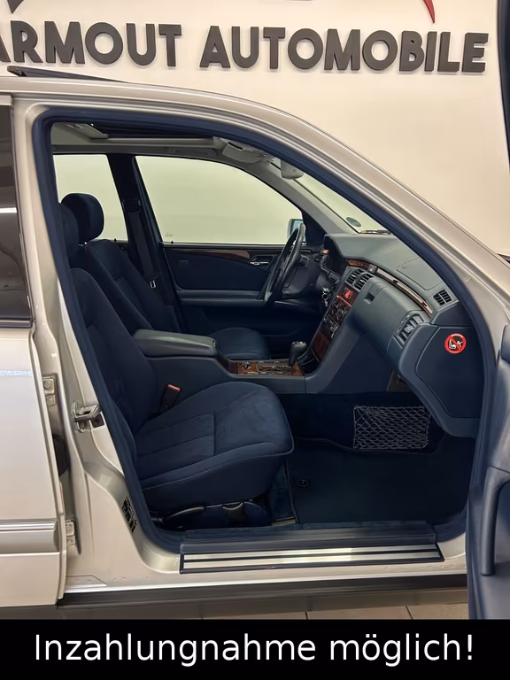 Mercedes-Benz E 240