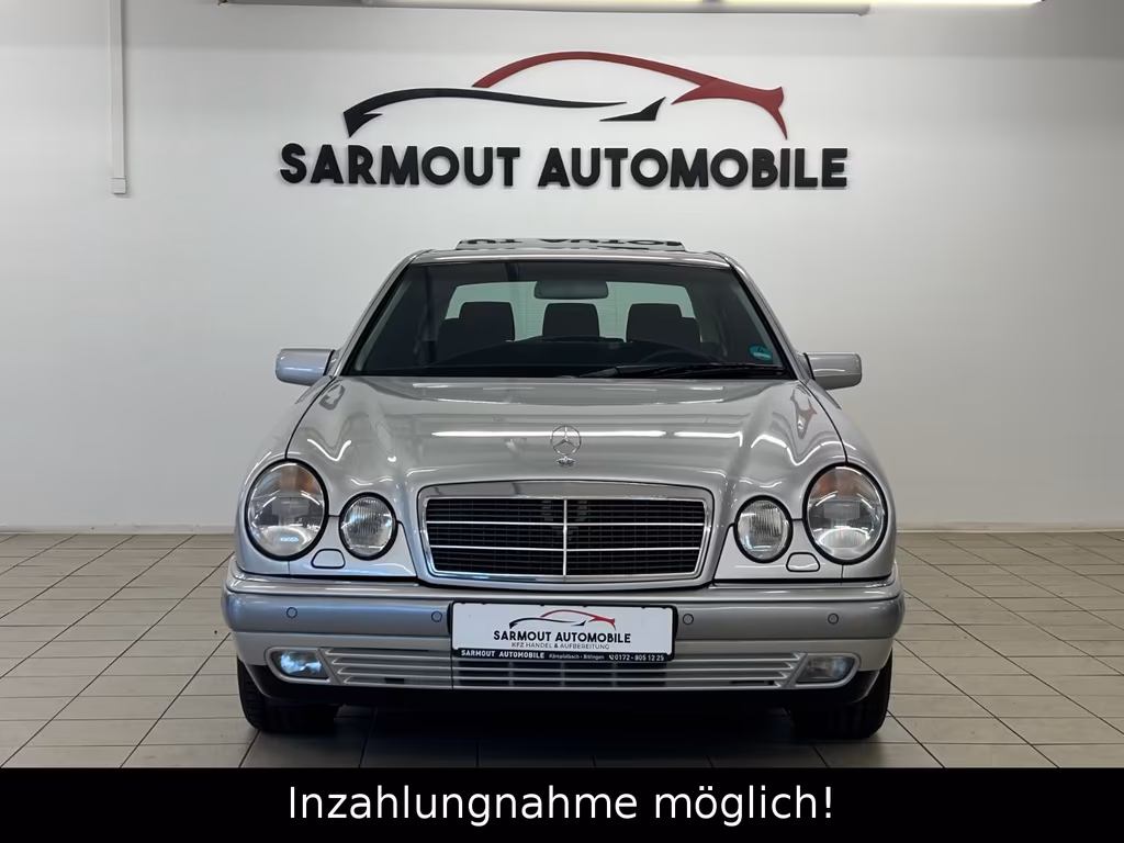 Mercedes-Benz E 240