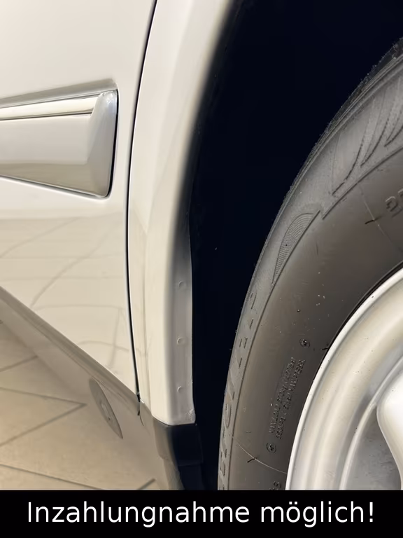 Mercedes-Benz E 240