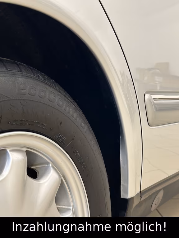 Mercedes-Benz E 240
