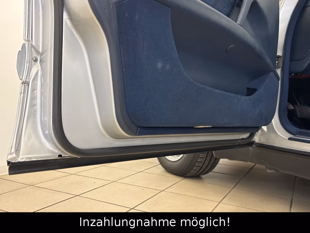 Mercedes-Benz E 240