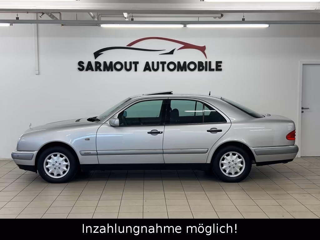 Mercedes-Benz E 240