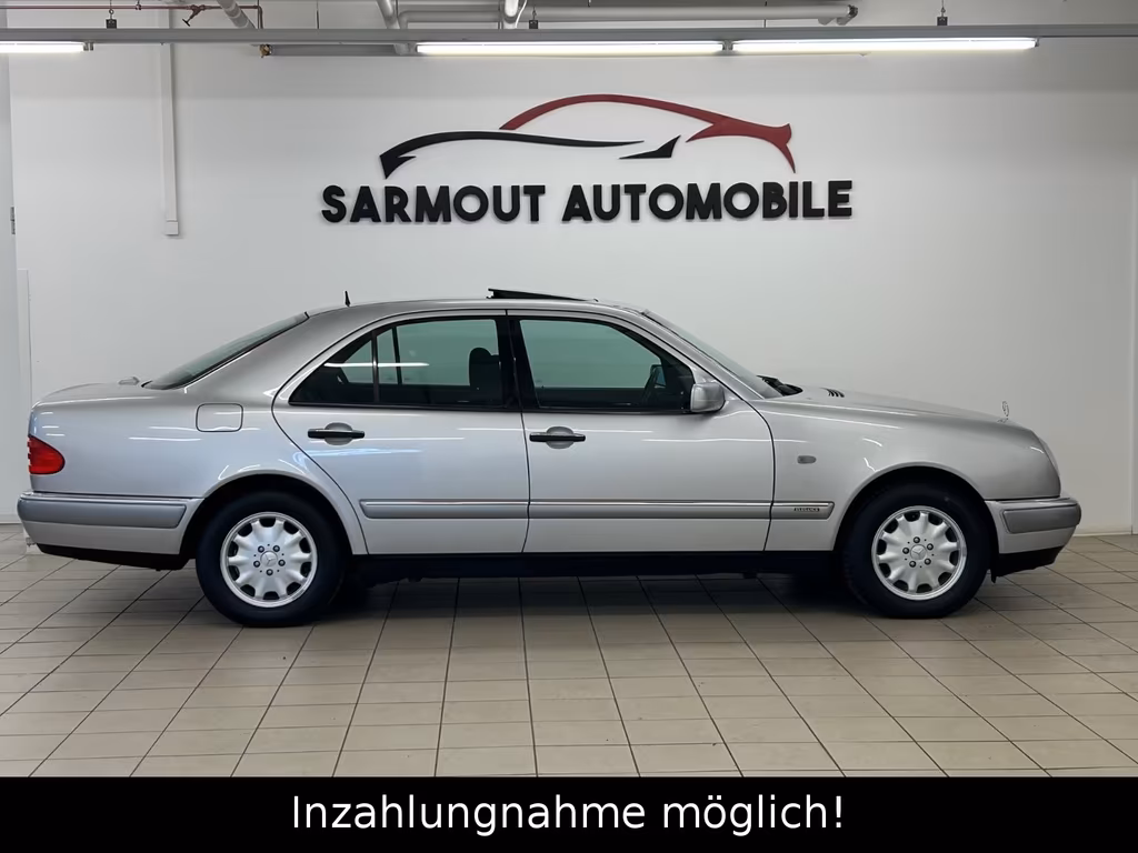 Mercedes-Benz E 240
