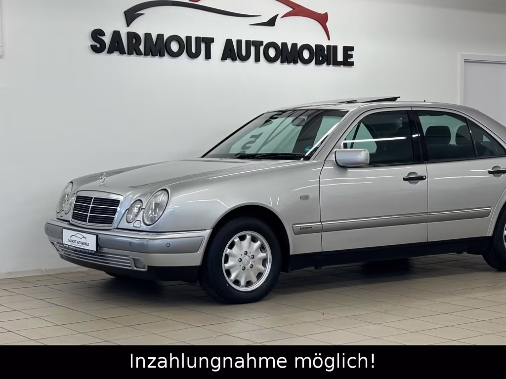 Mercedes-Benz E 240