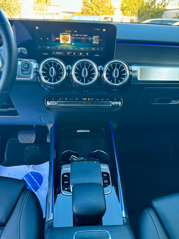 Mercedes-Benz GLB 180