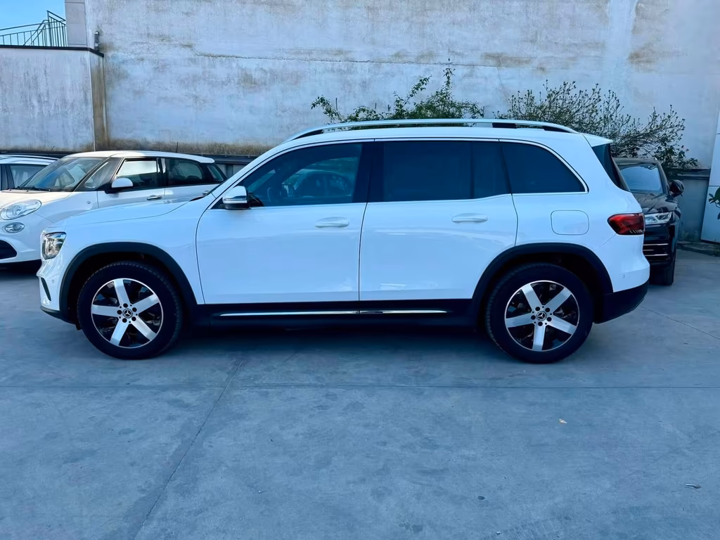 Mercedes-Benz GLB 180