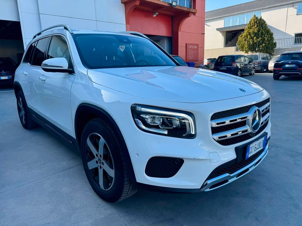 Mercedes-Benz GLB 180