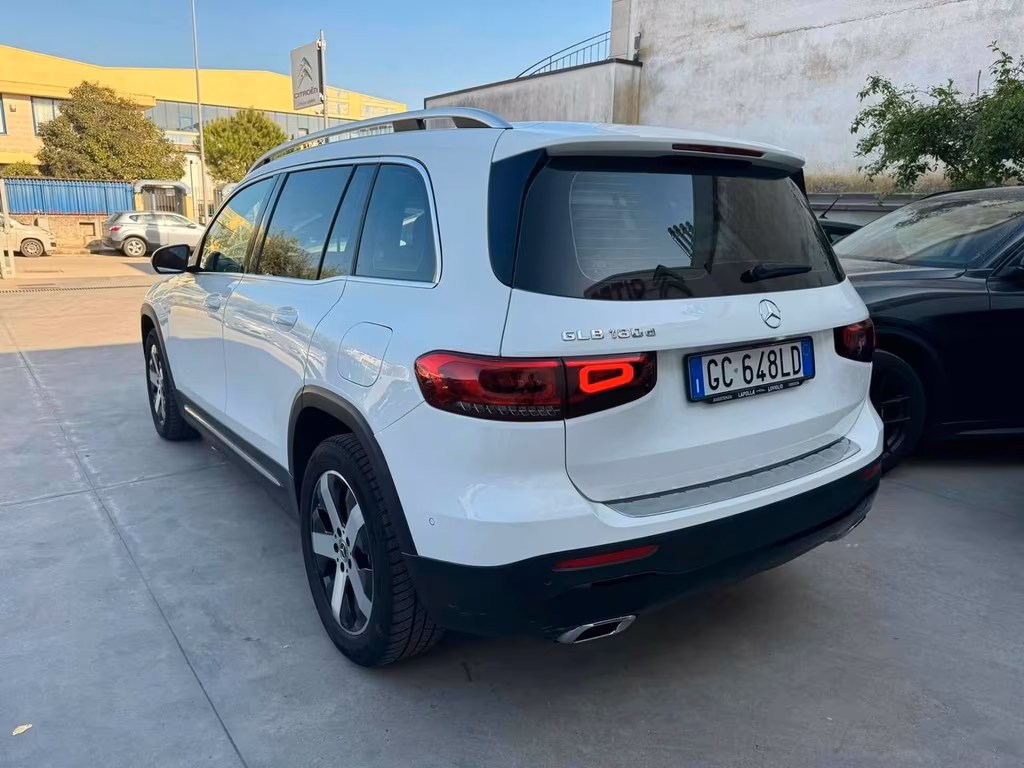 Mercedes-Benz GLB 180