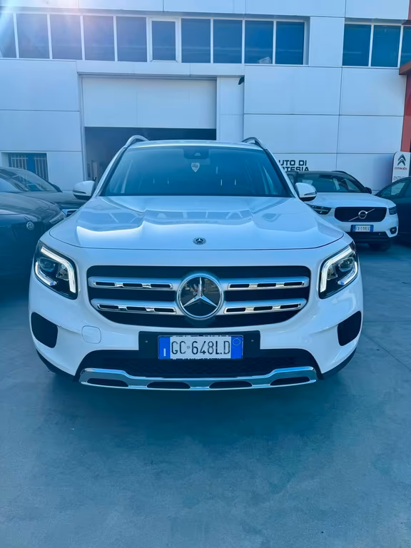 Mercedes-Benz GLB 180