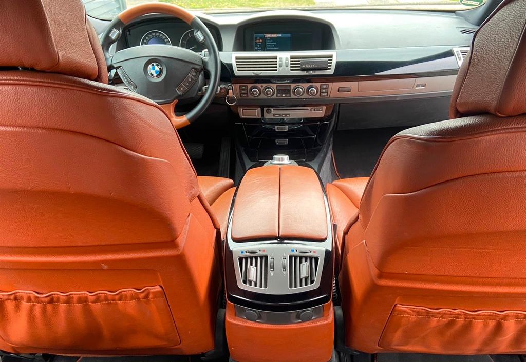 BMW 730