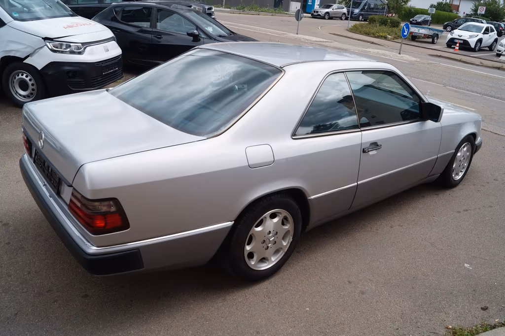 Mercedes-Benz CE 300