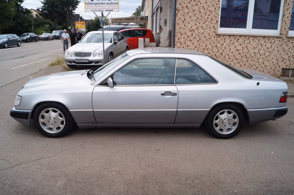 Mercedes-Benz CE 300