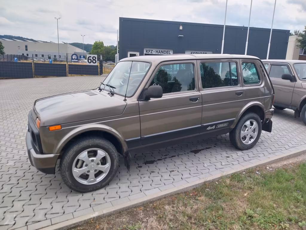 Lada Urban