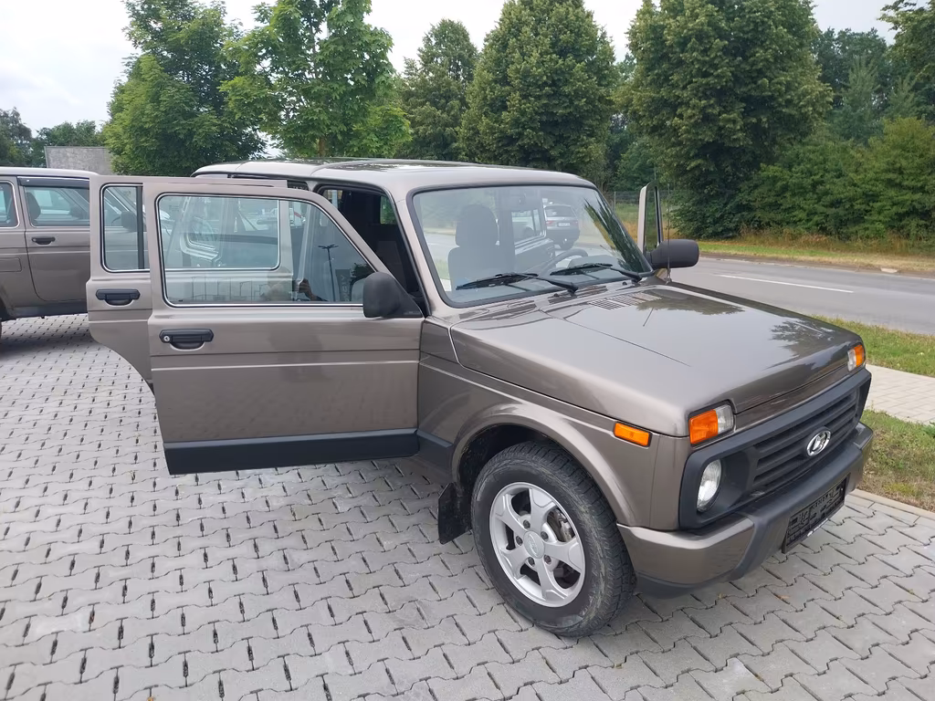Lada Urban