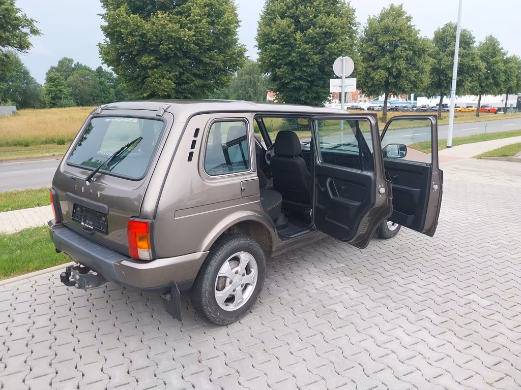 Lada Urban