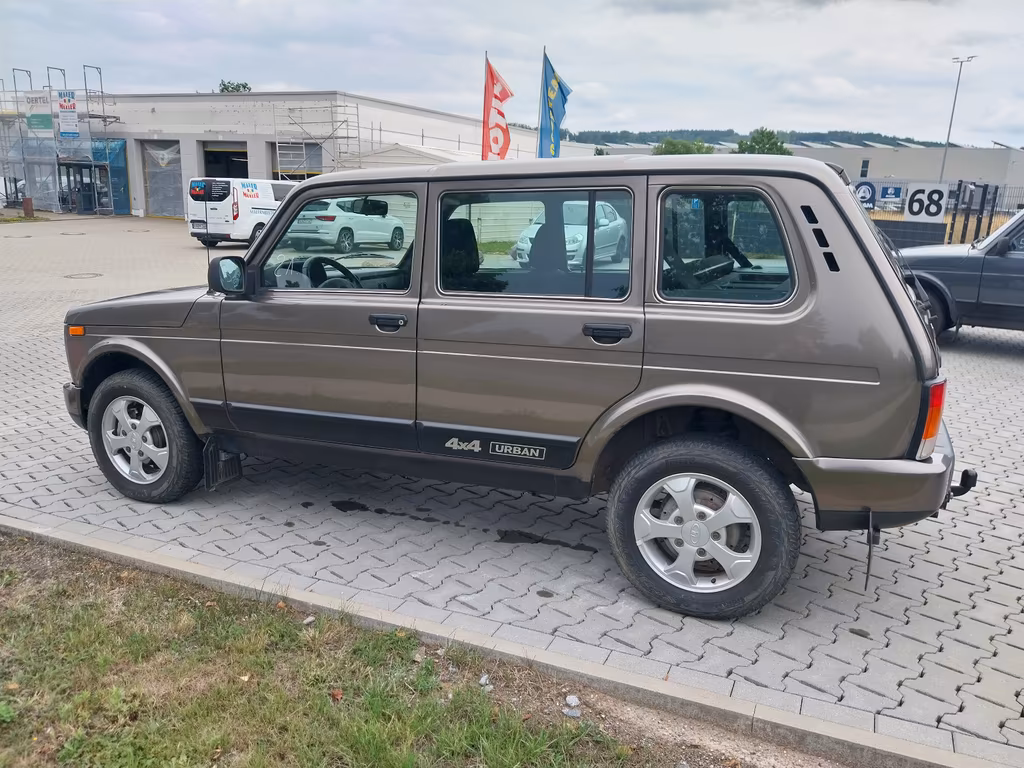 Lada Urban