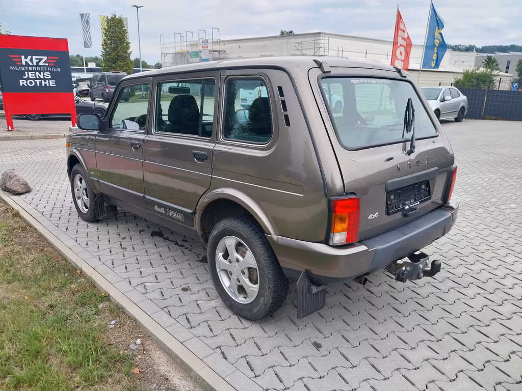 Lada Urban