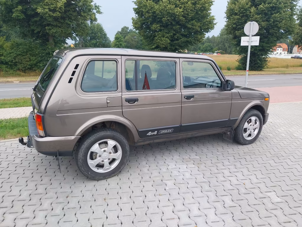 Lada Urban