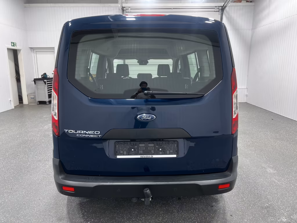 Ford Grand Tourneo