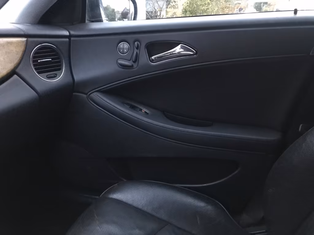 Mercedes-Benz CLS 320