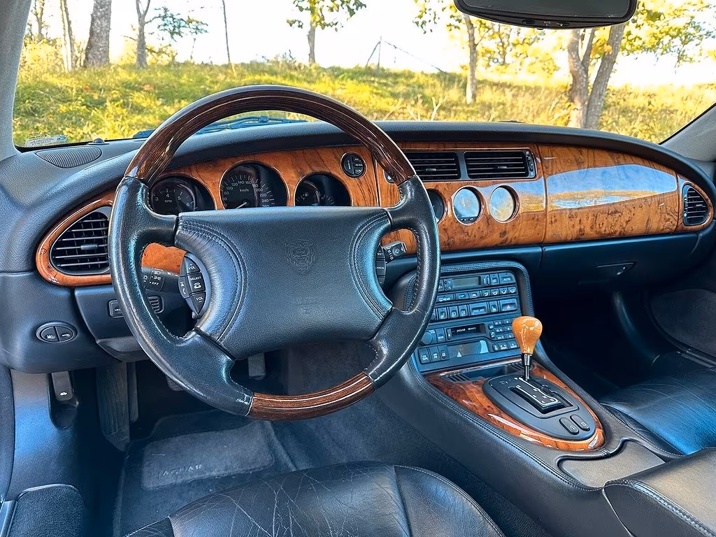Jaguar XK8