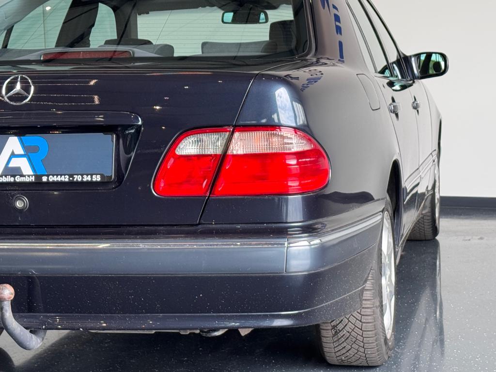 Mercedes-Benz E 280