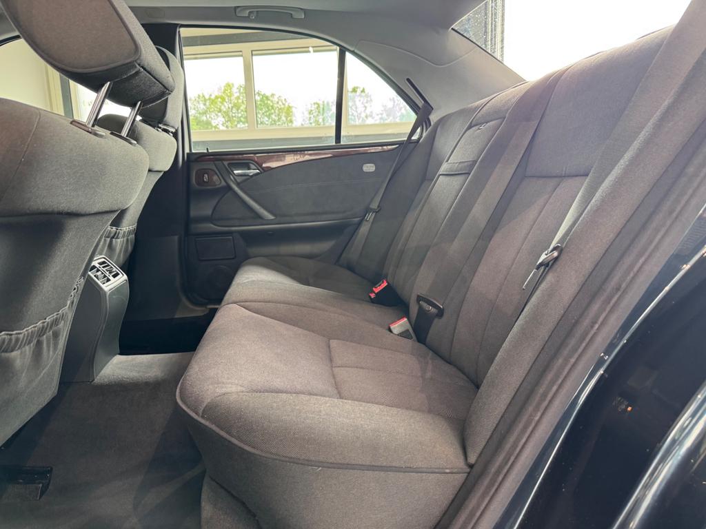 Mercedes-Benz E 280