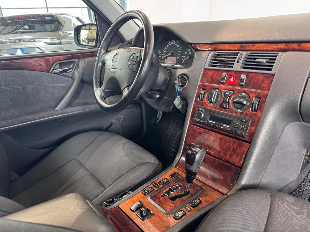 Mercedes-Benz E 280